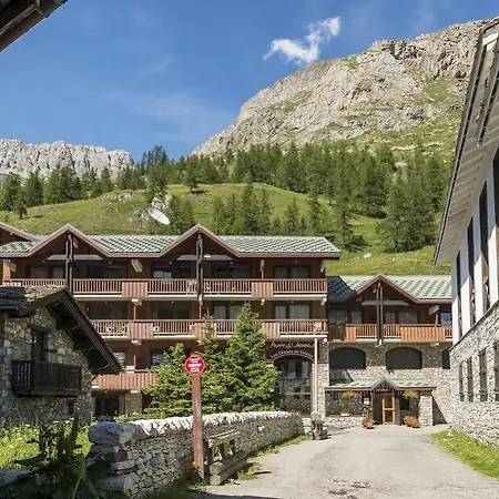 Pierre & Les De Solaise Aparthotel
